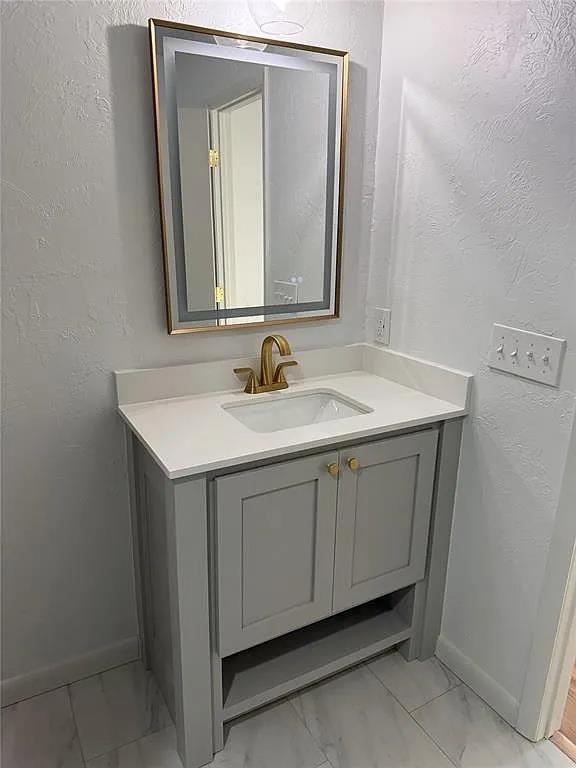 Building Photo - 1123 W Brooks St