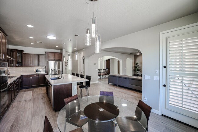 Building Photo - 15626 W Campbell Ave