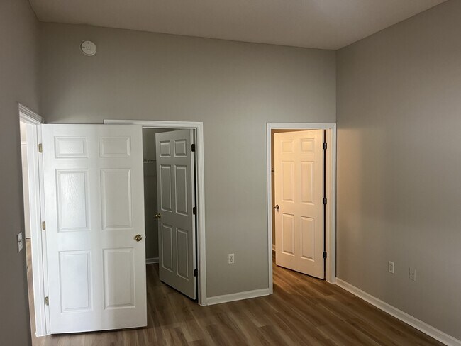Building Photo - 5101 Playpen Dr