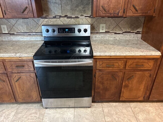 Building Photo - **2 weeks Free Rent***2310 Zinnia Court, K...