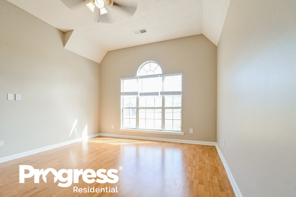 Building Photo - 4533 Meadow Cliff Dr