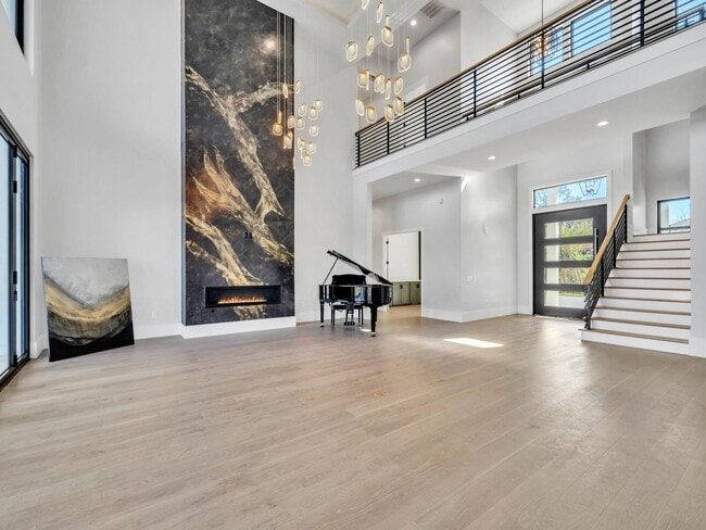 Building Photo - 330 Kelly Plantation Dr