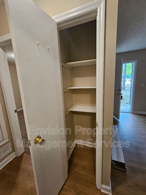 Building Photo - 111 Jay Ln