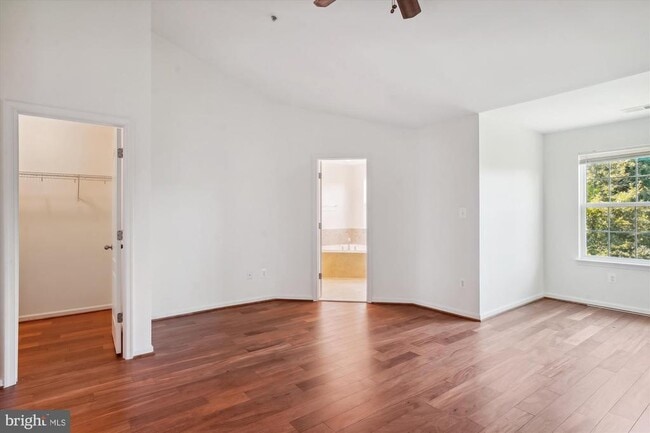 Building Photo - 23204 Scholl Manor Way