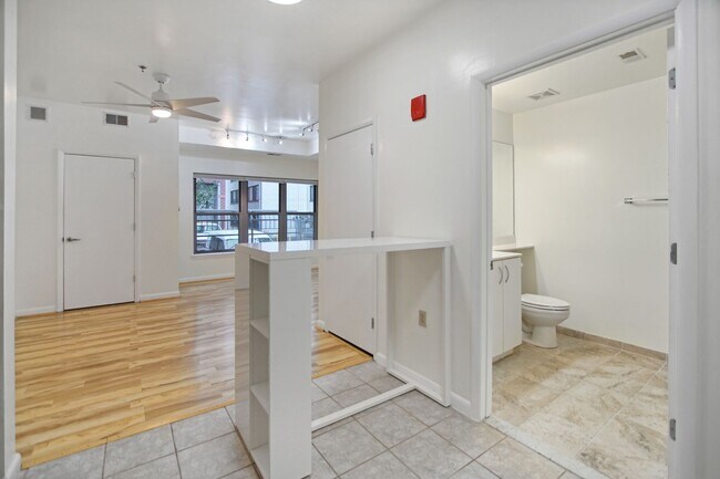 Building Photo - Logan Circle! //Professionally Managed & Recently Renovated // Studio  // Open Floor-Plan in a Mo...