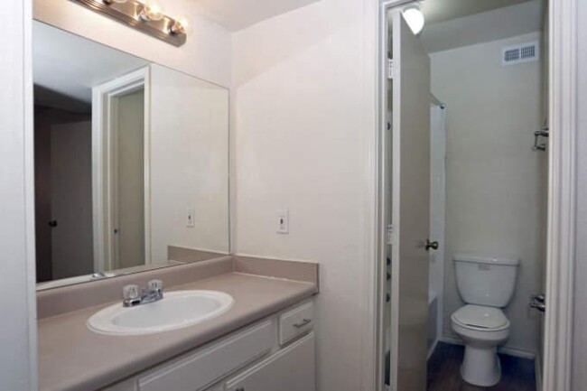 Building Photo - 1 bedroom in Austin TX 78704