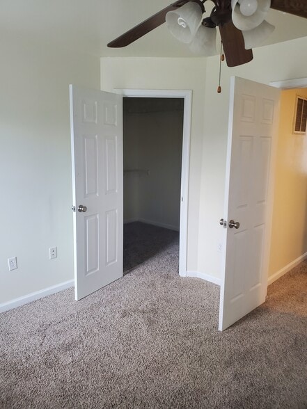 Master Closet - 59 Sopwith Way