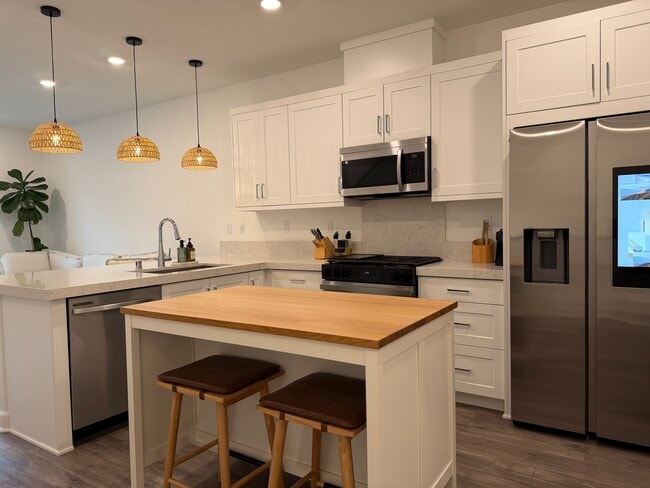 Primary Photo - 2115 Senita Dr