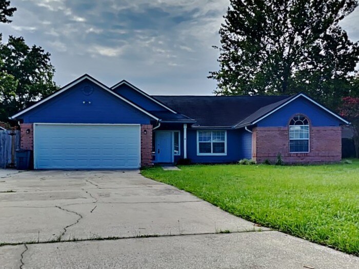 Primary Photo - 315 Springfield Ct