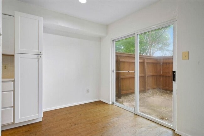 Building Photo - 1313 Southport Dr