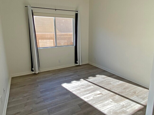 Building Photo - 45385 Big Canyon St