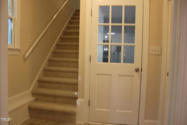 Building Photo - 6321 Gainsborough Dr