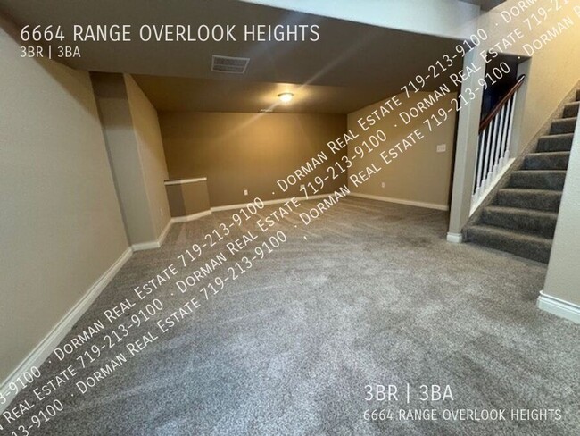 Building Photo - Beautiful 3 Bedroom Townhome