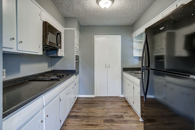 Building Photo - Newly Renovated 3 Bedroom Rental in Johnson City