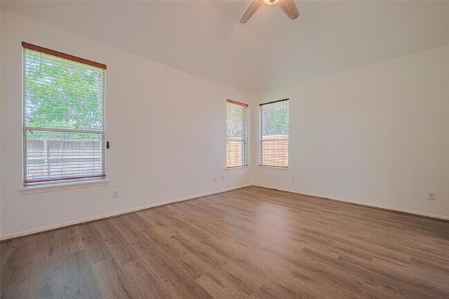 Building Photo - 3630 Shady Grove Dr