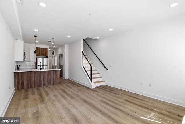 Building Photo - 2532 N 11th St