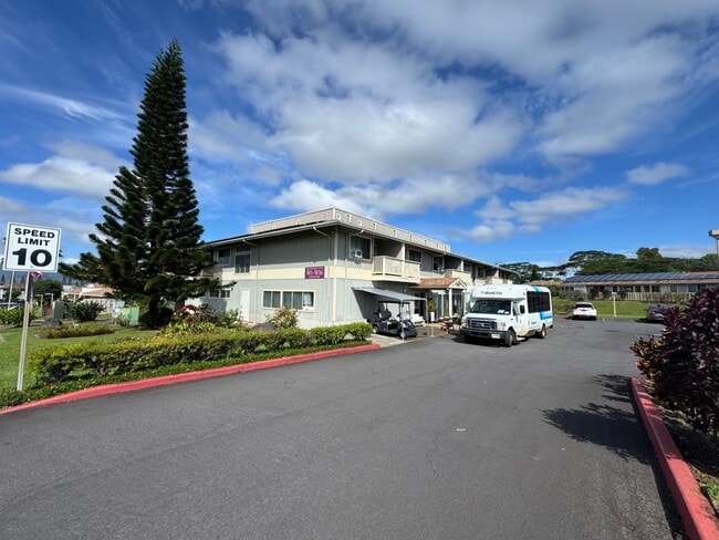 Building Photo - 95-1050-1050 Maka?ika?i St