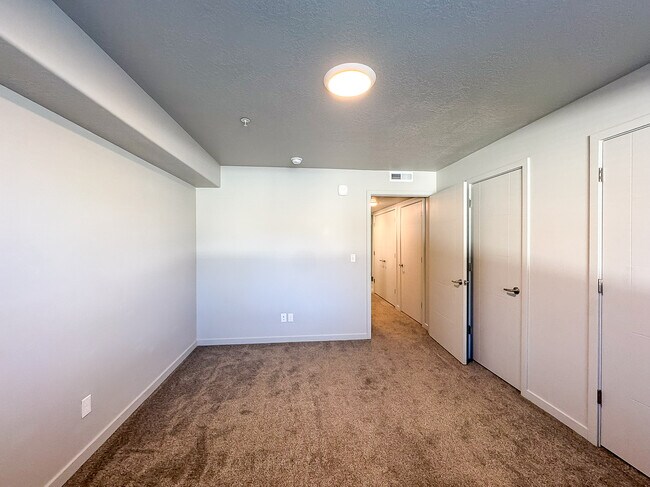 Building Photo - 64 W 600 S