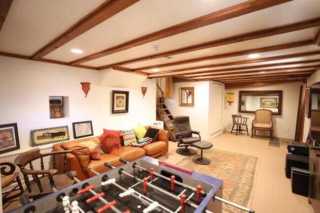 Building Photo - 43615 Wolf Rd