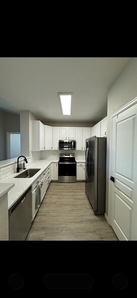 Building Photo - 10351 W Girton Dr