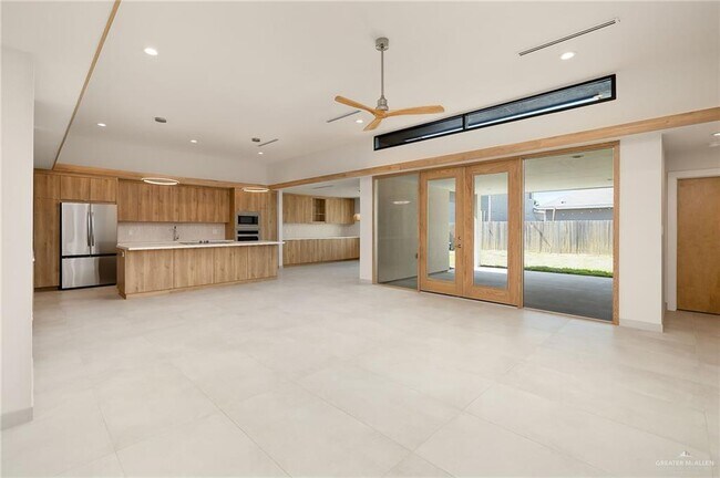Building Photo - 24 Zenker Ave