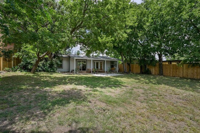 Building Photo - 403 Krebs Ln