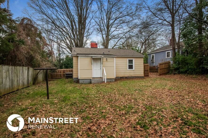 Building Photo - 1525 Effingham Rd