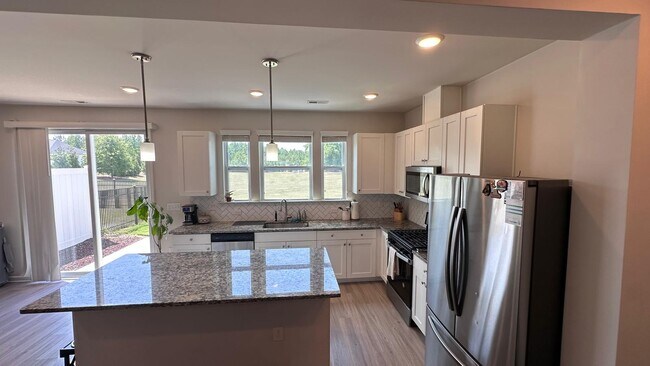Building Photo - 784 Amarra Dr