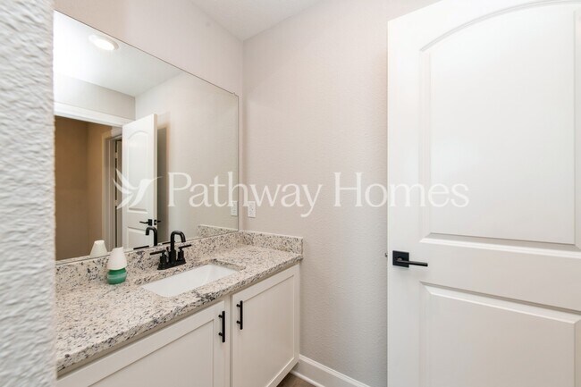 Building Photo - 601 Brookside Dr