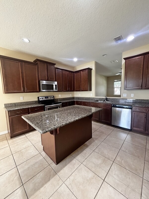 Building Photo - 8554 Tallfield Ave