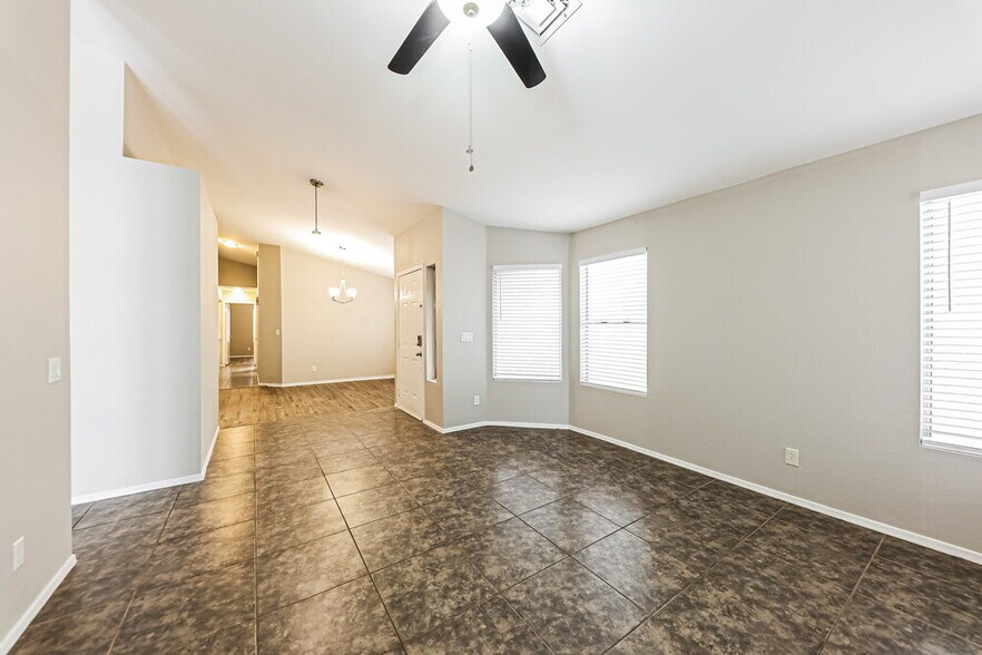 Building Photo - 7317 W Greer Ave