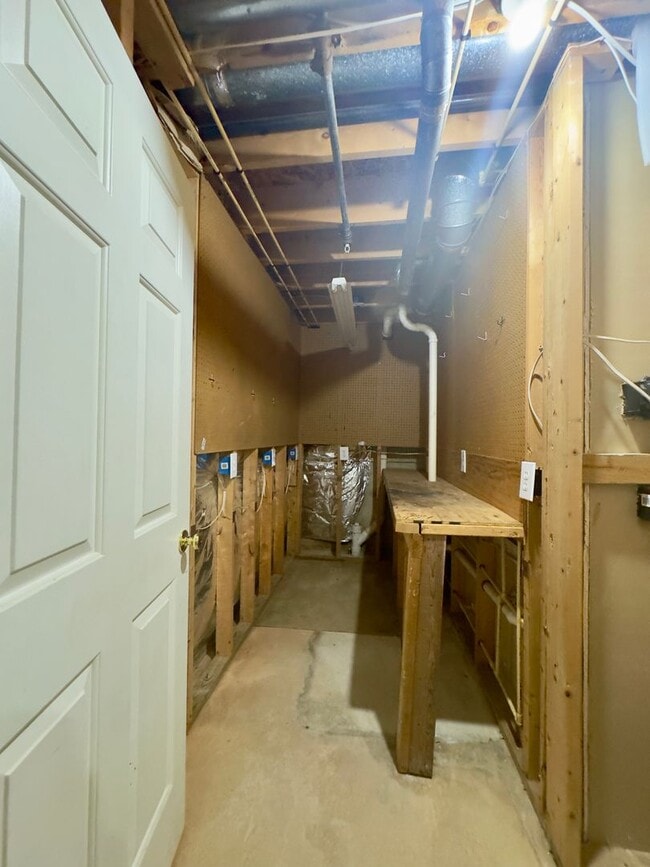 Building Photo - 537 MacIntosh Cir