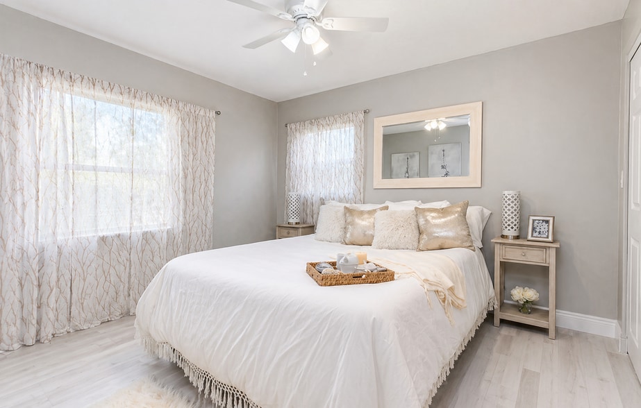 Building Photo - 221 S C St