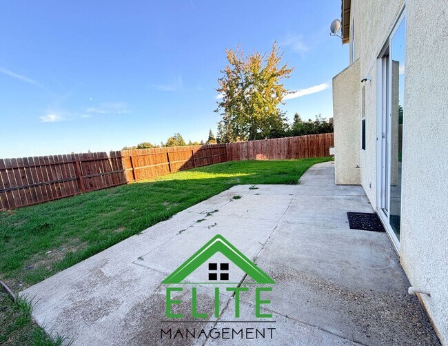 Building Photo - Beautiful and Spacious 4-Bedroom Home in P...