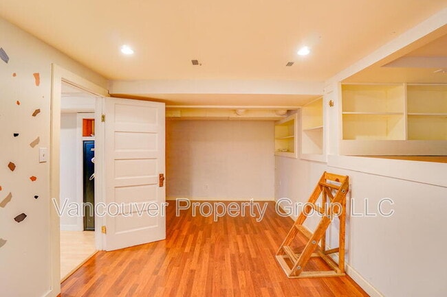 Building Photo - 2308 Harney St
