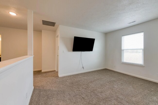 Building Photo - 4 Bedroom, Two Story House in Avalon Bluff...