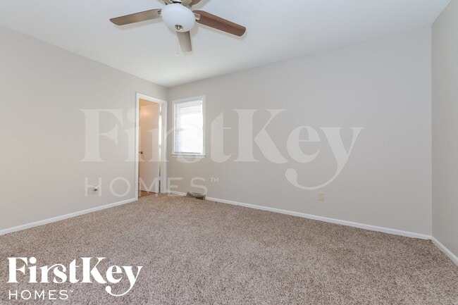 Building Photo - 909 NE 81st St