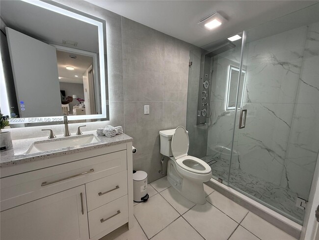 Building Photo - 825 Egret Cir