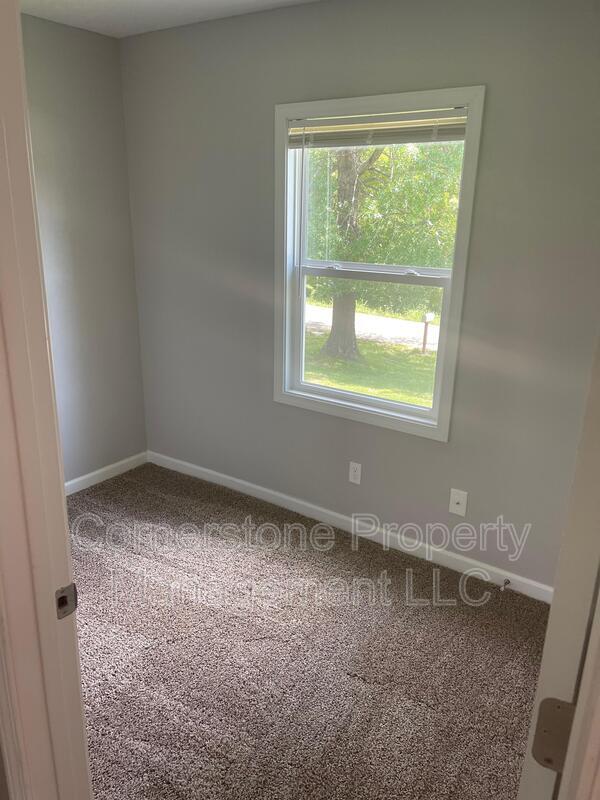 Building Photo - 8190 Oak Dr