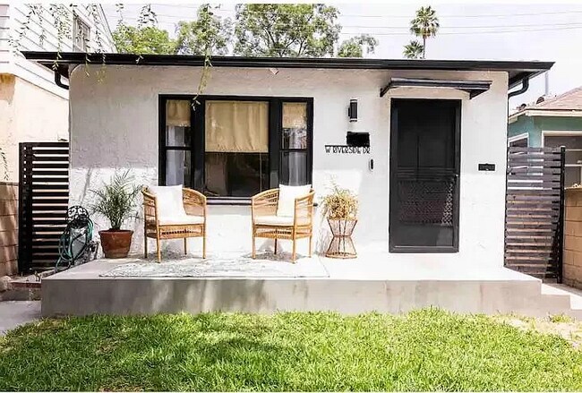 Building Photo - Completely remodeled 1 bedroom rental unit...