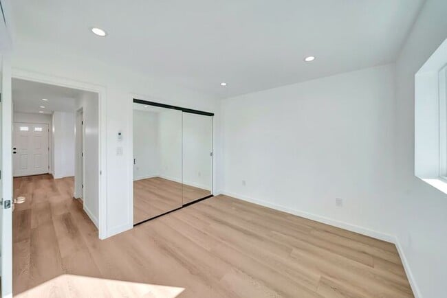 Building Photo - Move-In Ready Luxury: A Flawlessly Upgraded Sunland Retreat