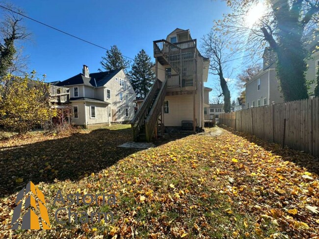 Building Photo - 3004 Clifton Ave