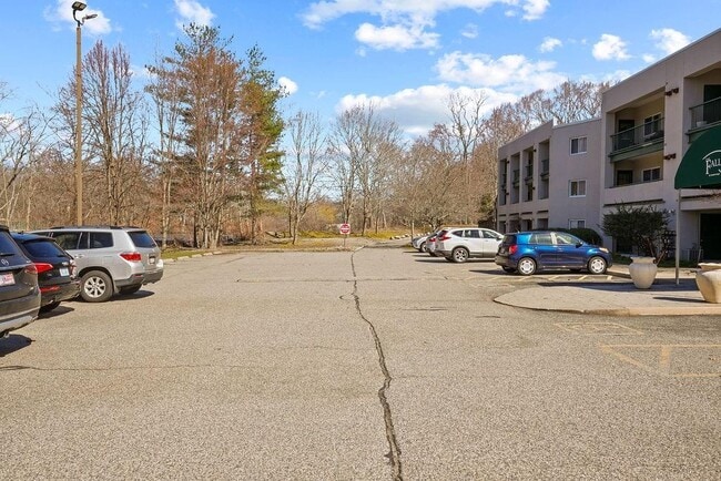 Building Photo - 31 Devereux Ave