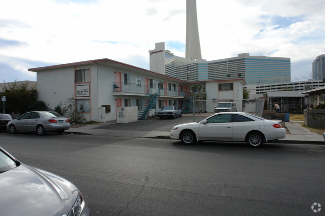 Primary Photo - New York Place Apartments