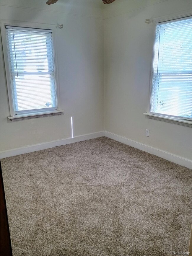 Building Photo - 19241 Melrose Ave