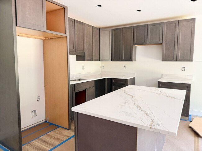 Building Photo - Brand New 3 Bedroom Townhouse for Rent