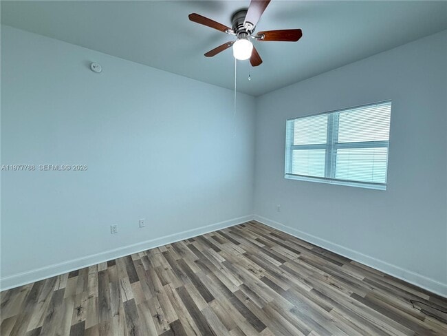 Building Photo - 15051 Royal Oaks Ln