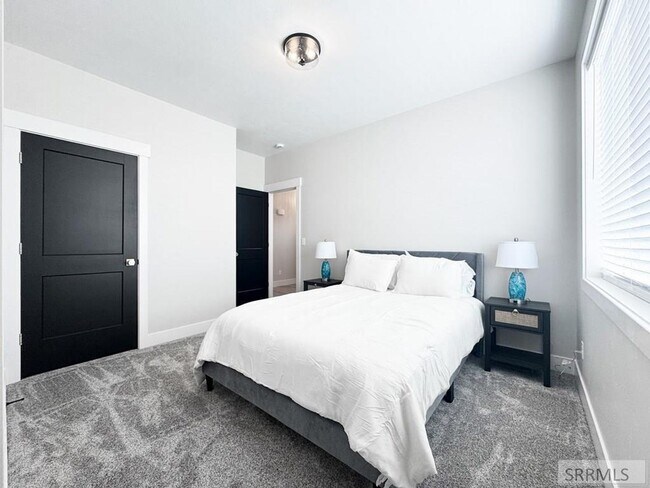 Building Photo - COMPLETELY FURNISHED HOME FOR RENT IN SUGA...
