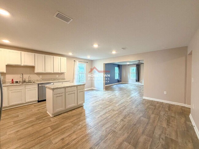 Building Photo - 7305 Lakeside Oak Ct