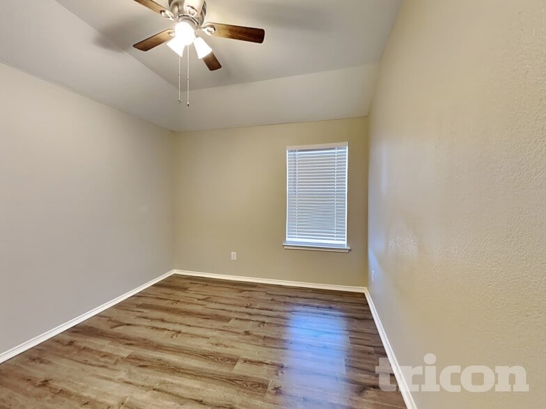 Building Photo - 2784 Sweetbriar Ln